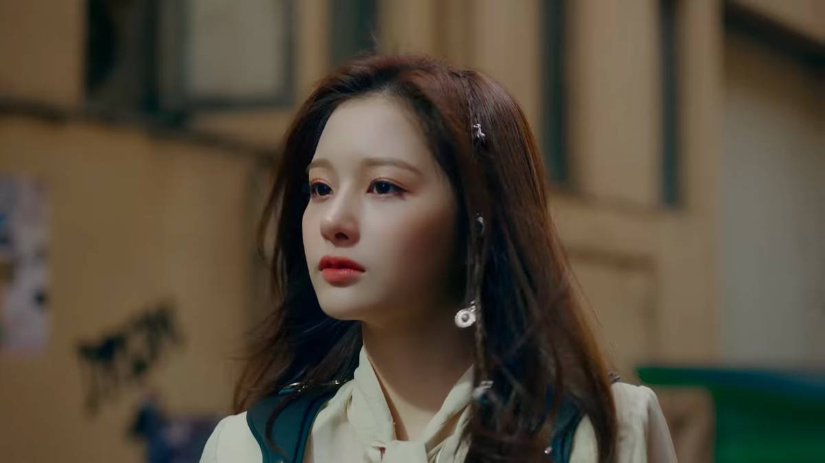 cuplikan MV O.O dari NMIXX (YouTube.com/JYP Entertainment)
